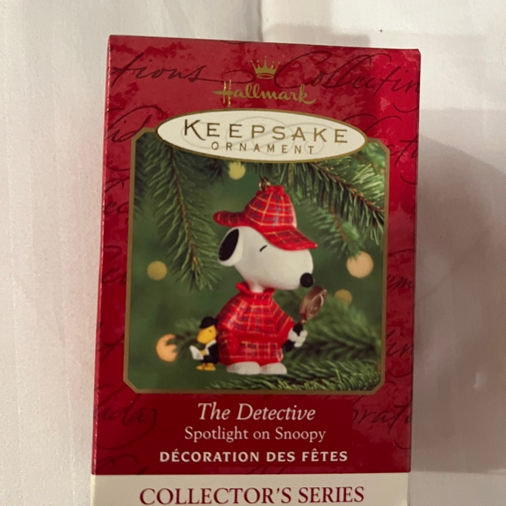 Hallmark Keepsake Ornament - "Snoopy the Detective" (2000)